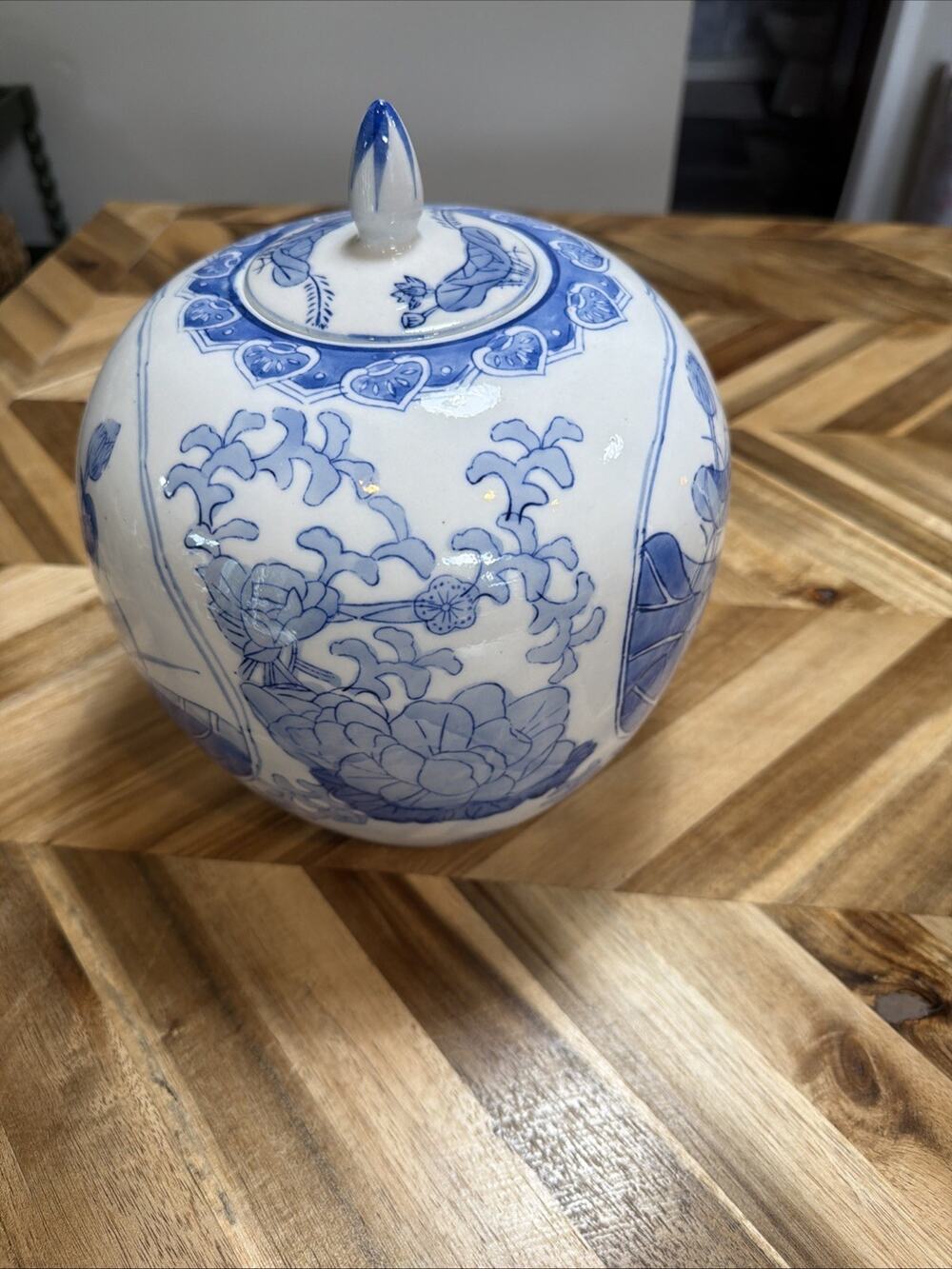 Beauty Blue & White Chinese Floral 10 in. Chinoiseries Ginger Jar w/ Lid Stamped